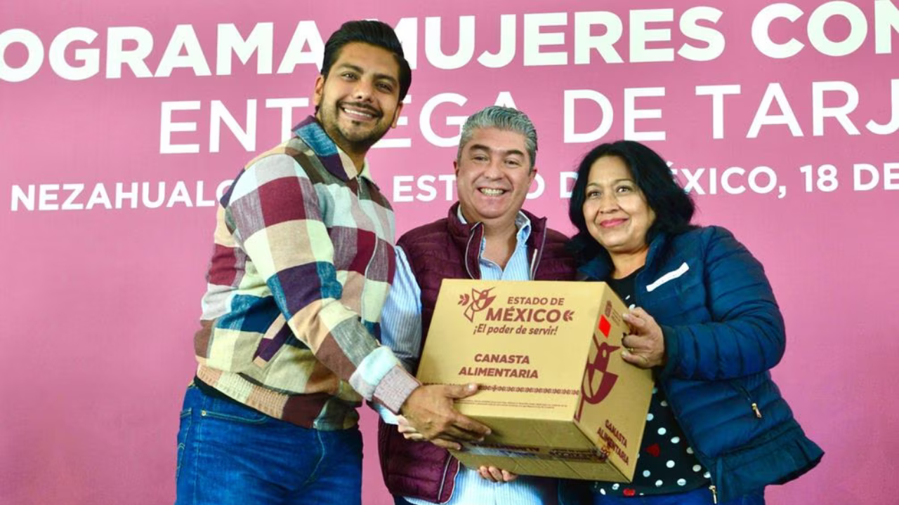 Delfina Gómez sigue entregando tarjetas de Mujeres con Bienestar, beneficiarias podrán obtener pago triple