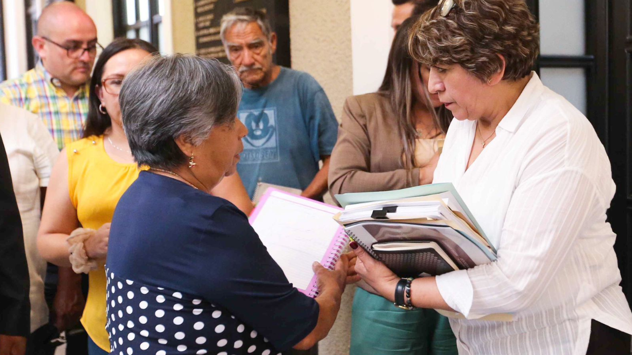 Delfina Gómez se reúne con pobladores para conocer sus necesidades