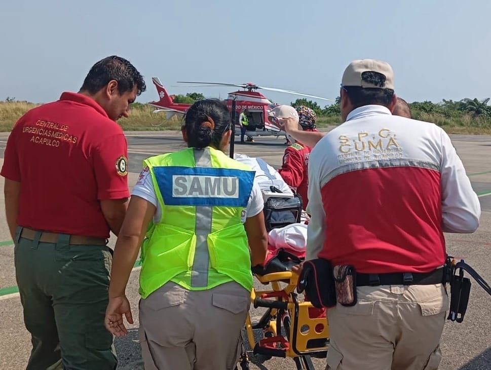 Traslada Grupo “Relámpagos” a paciente pediátrico de Acapulco a Toluca para atención especializada