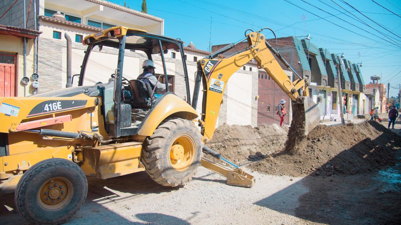 Invierten millonaria cantidad en obras viales en Metepec