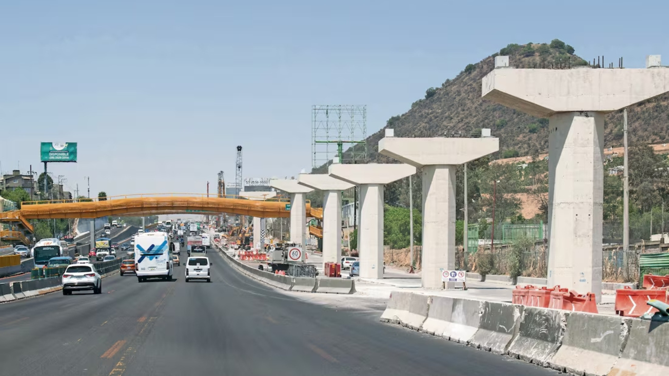 Supervisan Sheinbaum y Delfina Gómez avances del Trolebús Elevado Chalco-Santa Martha