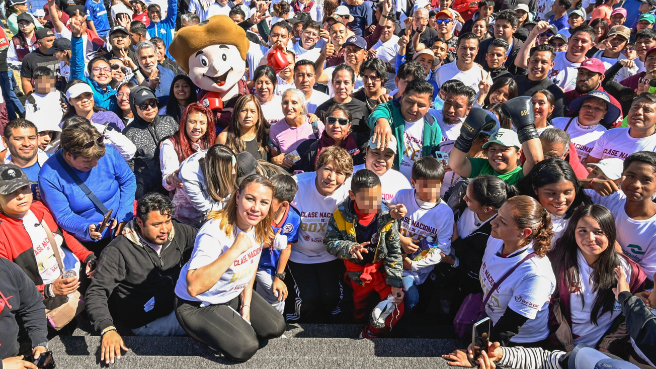 Delfina Gómez celebra récord en Clase Masiva de Boxeo en Edomex