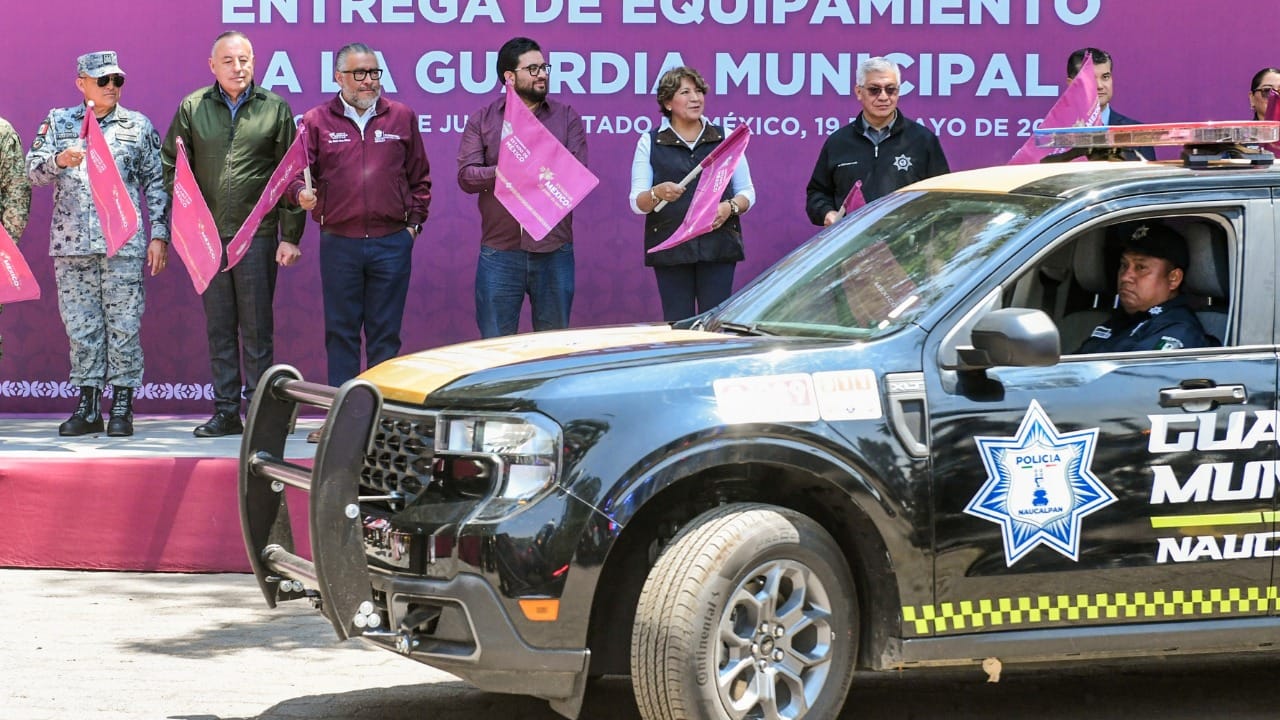 Gobierno del Edomex entregan 200 patrullas y drones con alta tecnología en Naucalpan