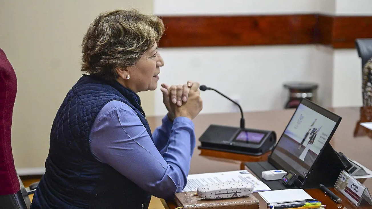 Impulsa Delfina Gómez ley para agilizar apertura de negocios