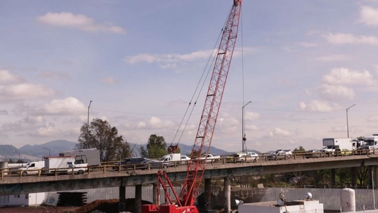 Reconstruyen puentes vehiculares en Edomex