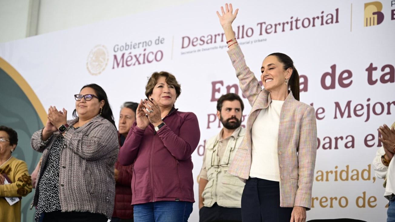 Delfina Gómez recibe a Claudia Sheinbaum en Toluca