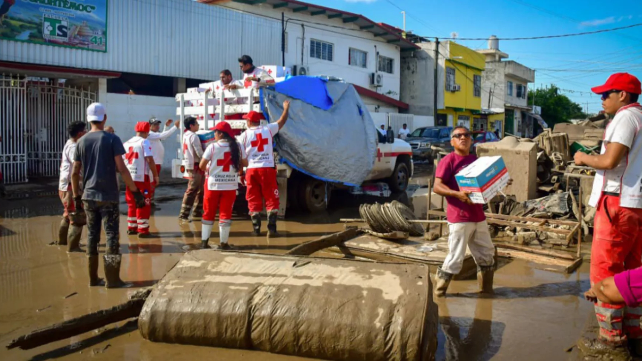 Cruz Roja Edomex habilita tres centros de acopio para damnificados en Veracruz