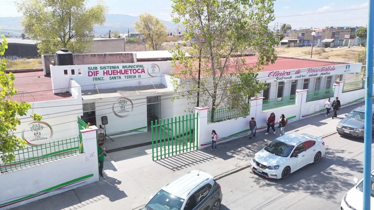 Inauguran primera clínica de hemodiálisis en Edomex