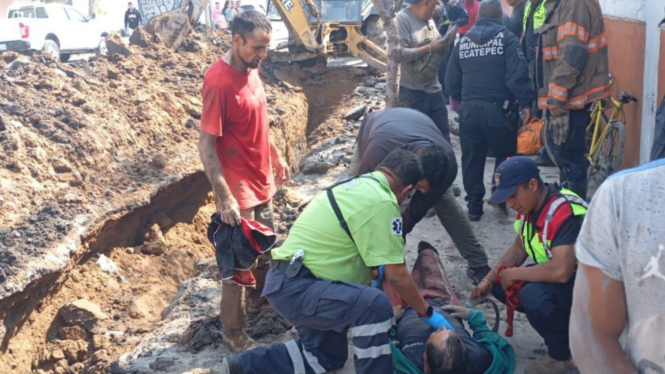 Deslave en Ecatepec deja a 5 trabajadores atrapados