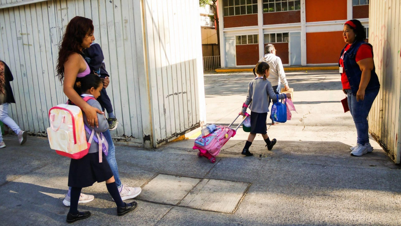Padres de familia piden retrasar el regreso a clases en Edomex