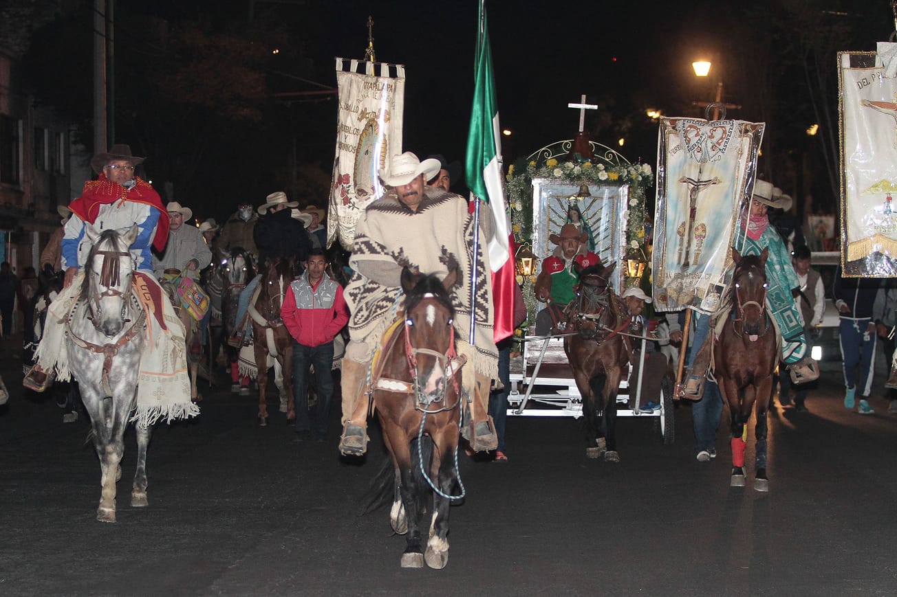Recorren más de 5 mil peregrinos guadalupanos a caballo el Edomex